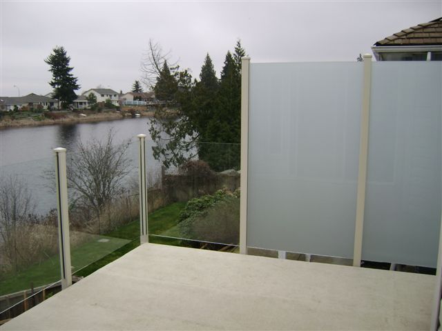 Ridgewood Construction Victoria BC glass railings with privacy glass